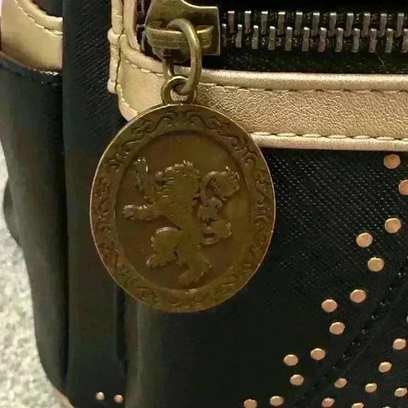 NWT Loungefly Game Of‎ Thrones Queen Cersei Armor Mini Backpack - Picture 4 of 9